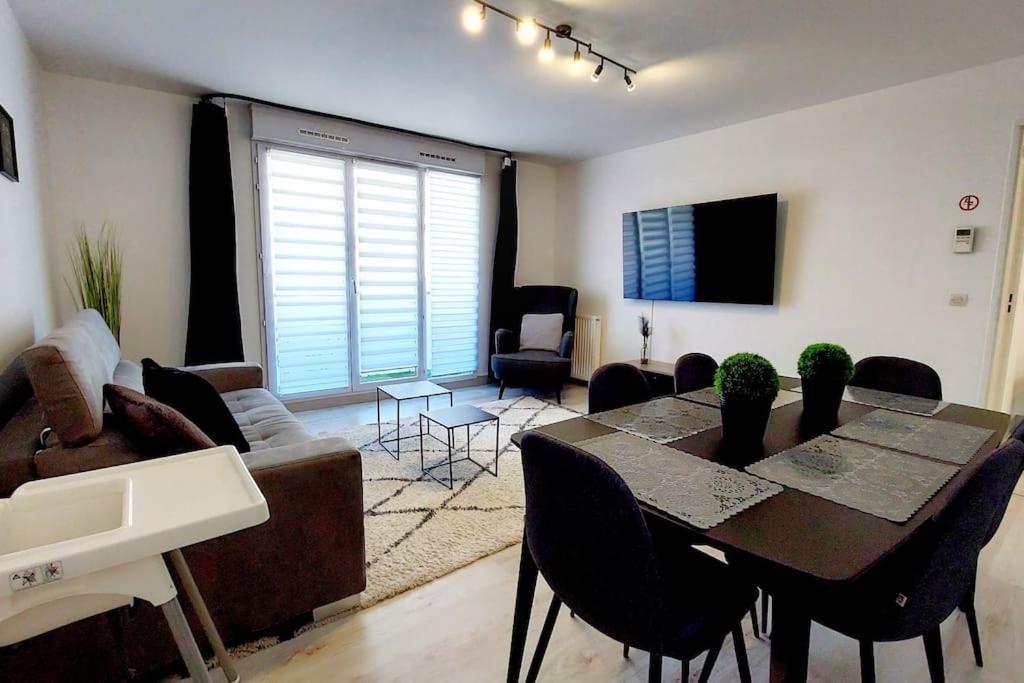 Cosy Home 2, 2 Chambres, 6 Personnes, 3 Min Gare, Parking Cergy Exteriör bild