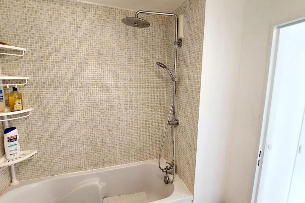 Cosy Home 2, 2 Chambres, 6 Personnes, 3 Min Gare, Parking Cergy Exteriör bild